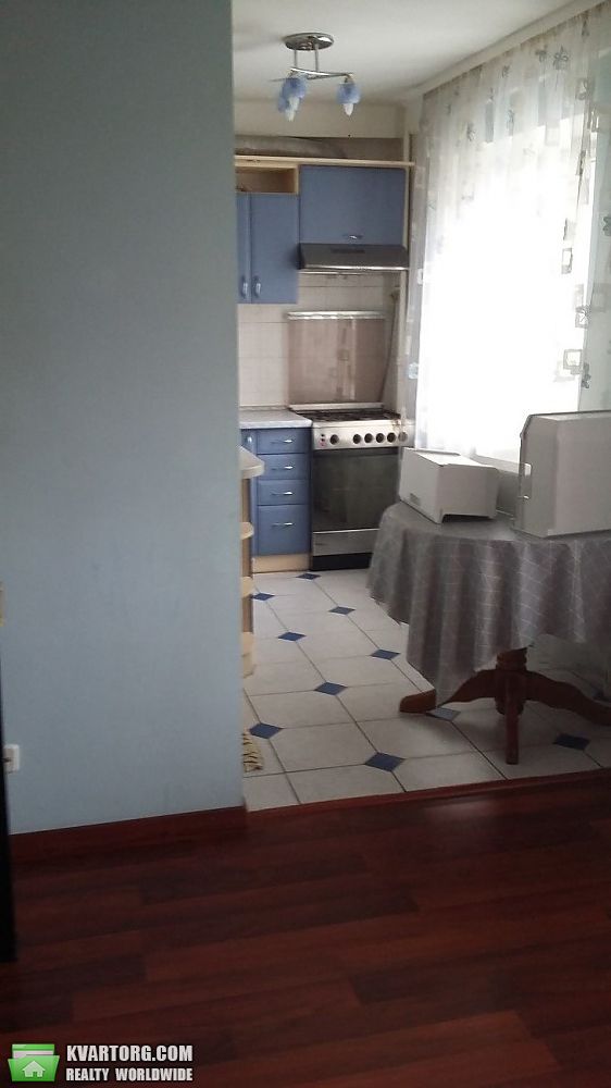 Rent out 2-room apartment. Киев, Соломенская — photo 2