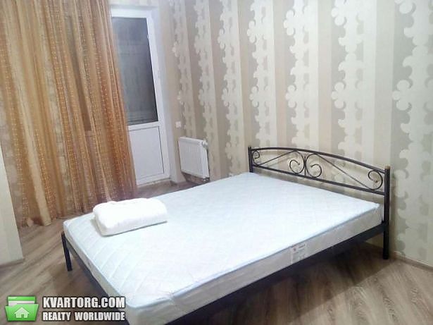 Rent out 2-room apartment. Киев,  Феодосийская — photo 4