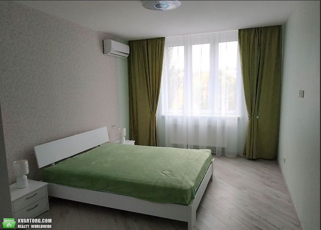 Rent out 2-room apartment. Киев,  Оболонский пр — photo 1