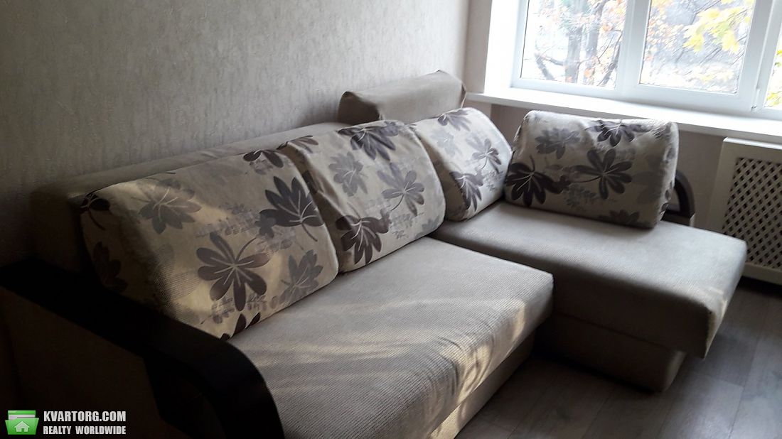 Rent out 2-room apartment. Киев,  Дегтяревская — photo 1