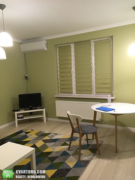 Rent out 2-room apartment. Львов, Майорівка — photo 3