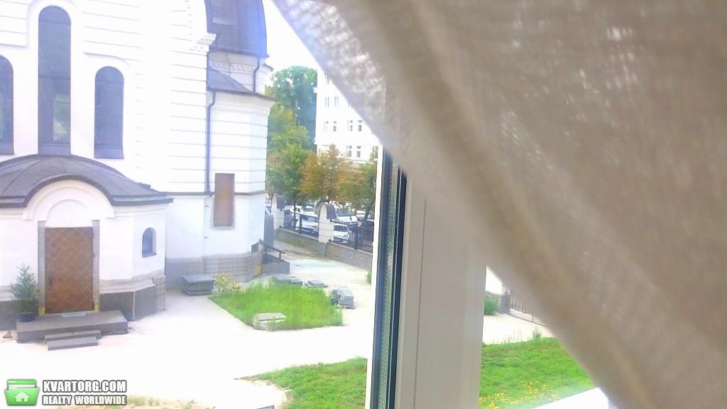 Rent out 3-room apartment. Киев,  Почайнинская — photo 8
