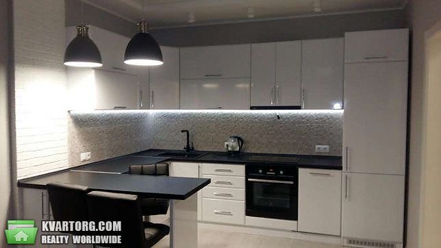 Rent out 2-room apartment. Киев,  Трутенко — photo 1