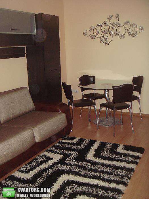 Rent out 2-room apartment. Киев, Дегтяревская — photo 2