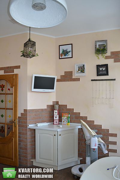Sell 4-room apartment. Днепропетровск, Октябрьская пл. — photo 3
