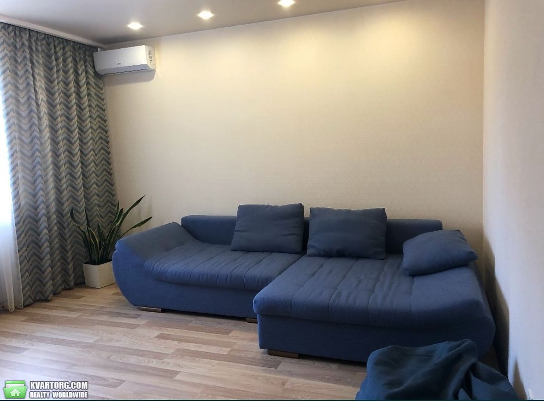 Rent out 2-room apartment. Киев,  Демиевская — photo 3
