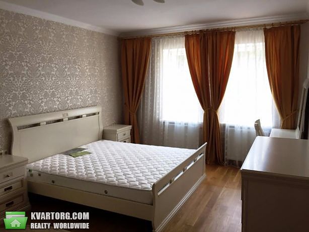 Rent out 3-room apartment. Киев,  Юрковская — photo 1