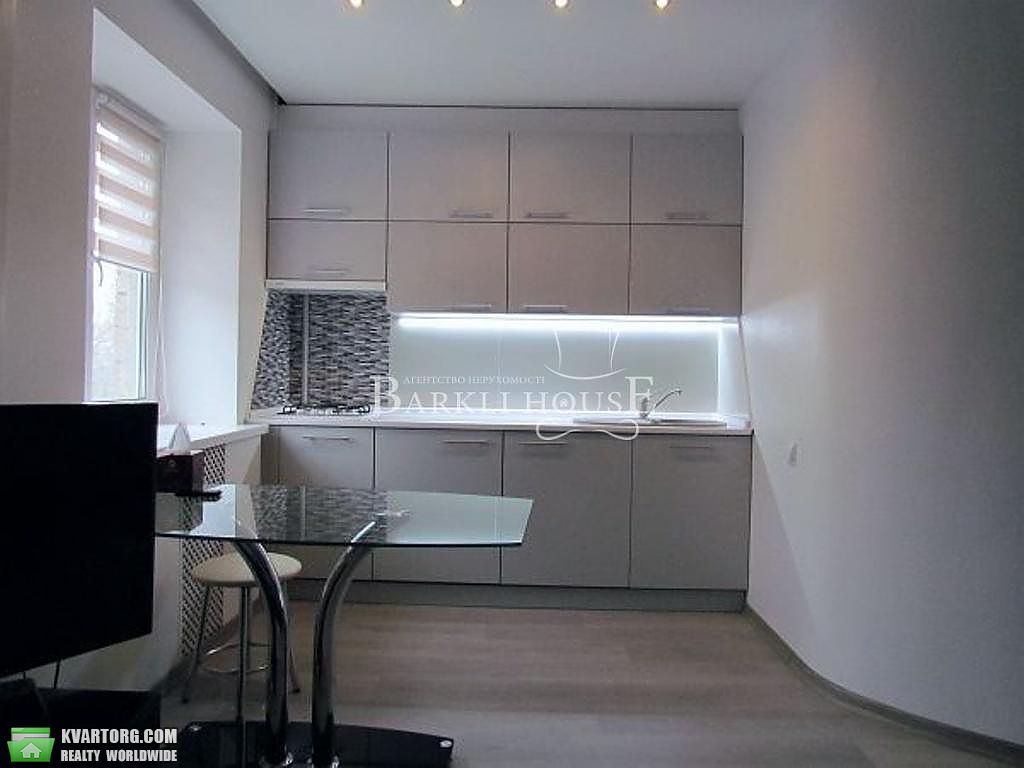 Rent out 2-room apartment. Киев,  Госпитальная — photo 3
