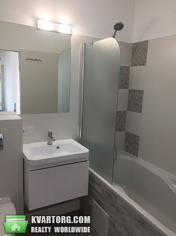 Rent out 2-room apartment. Киев,  Панельная — photo 2