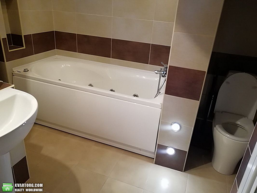 Rent out 2-room apartment. Киев,  Институтская — photo 5
