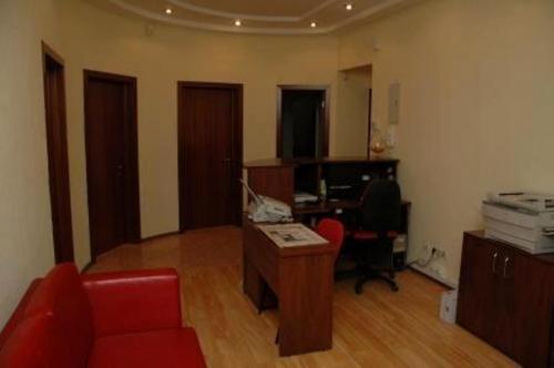 Sell office. Киев, Бассейная — photo 1