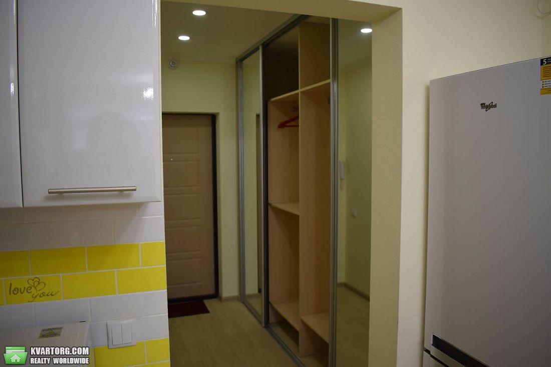 Rent out 1-room apartment. Киев, Луценко — photo 3