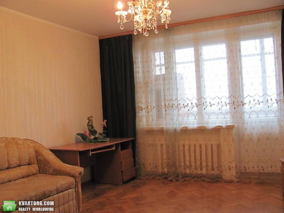 Rent out 3-room apartment. Киев,  Кутузова — photo 1