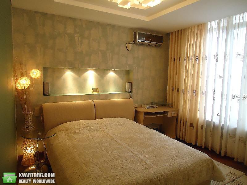 Rent out 2-room apartment. Киев,  Жилянская — photo 5