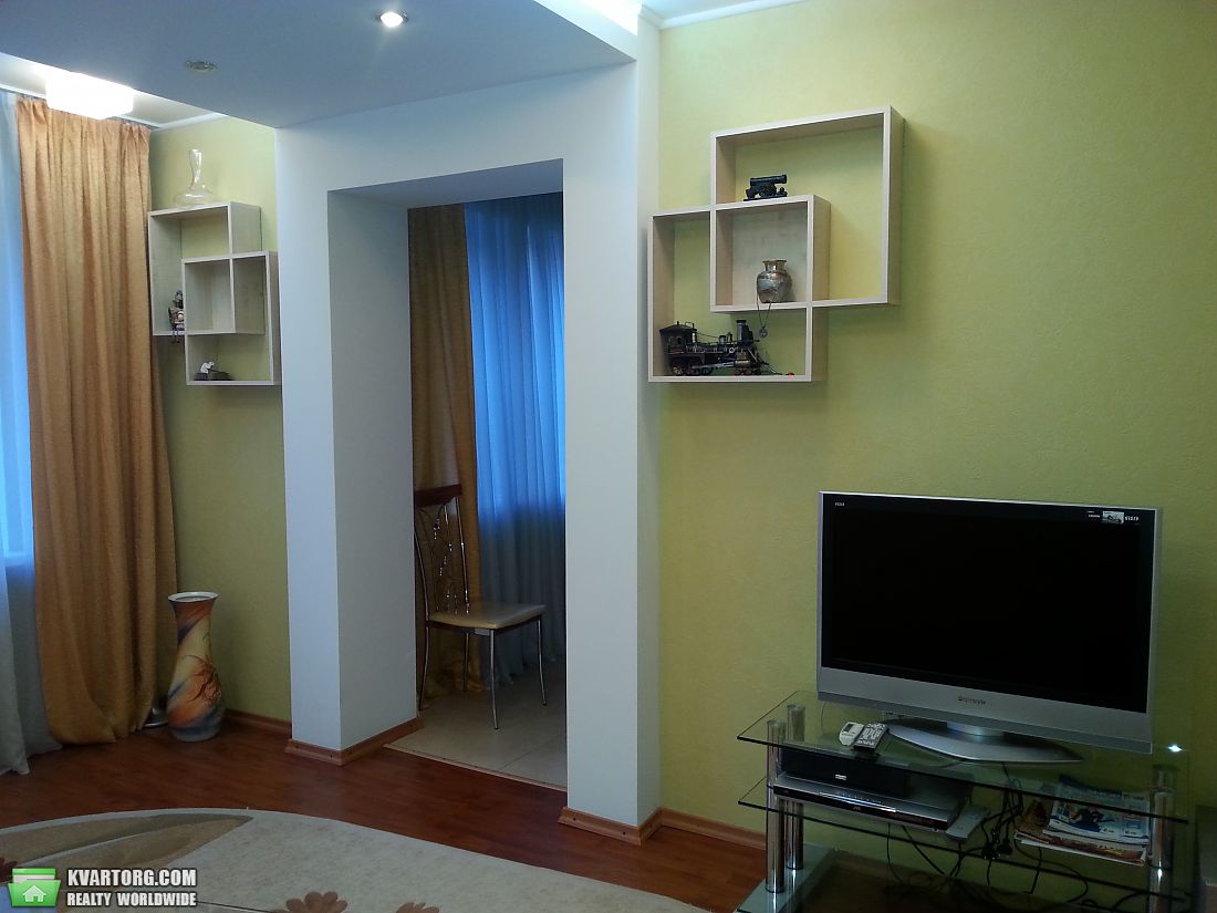 Rent out 3-room apartment. Днепропетровск, пр.Героев — photo 3