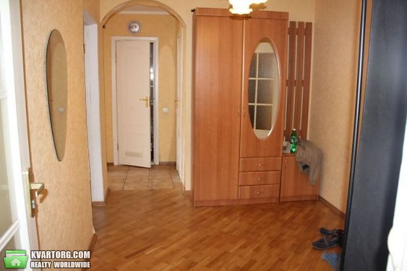 Sell 2-room apartment. Киев,  Святошинская пл — photo 2