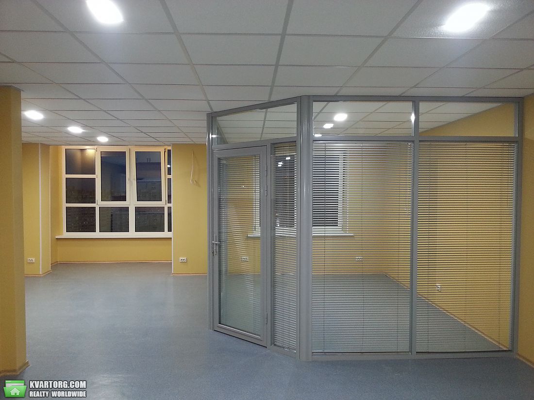 Rent out office. Киев, Драгоманова ул. — photo 6
