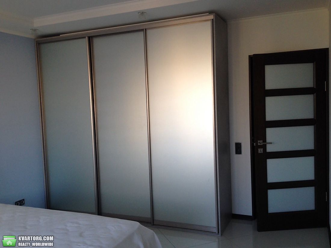 Rent out 3-room apartment. Киев,  Борщаговская — photo 8