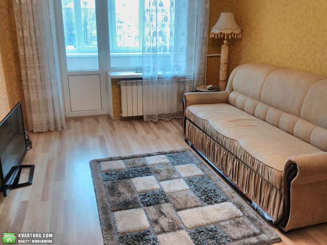 Rent out 2-room apartment. Киев,  Копыленко — photo 1