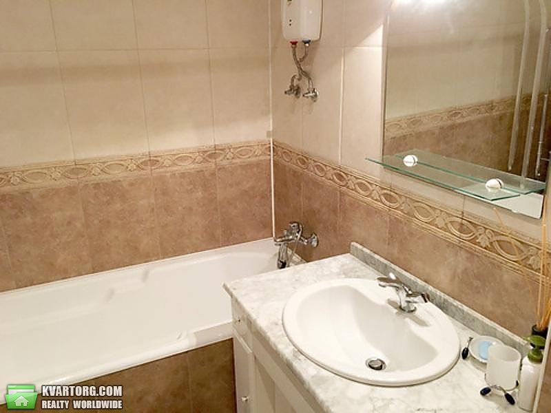Rent out 3-room apartment. Киев,  Стрелецкая — photo 9