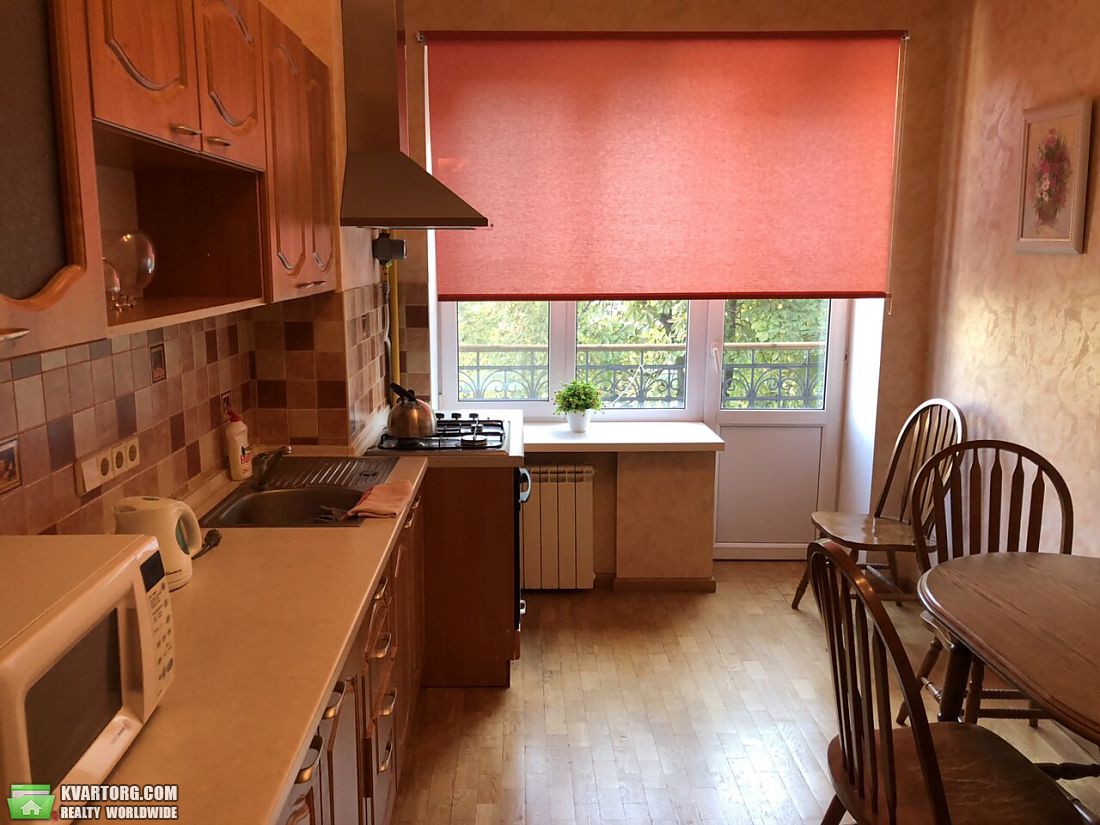 Rent out 2-room apartment. Киев,  Шелковичная — photo 1