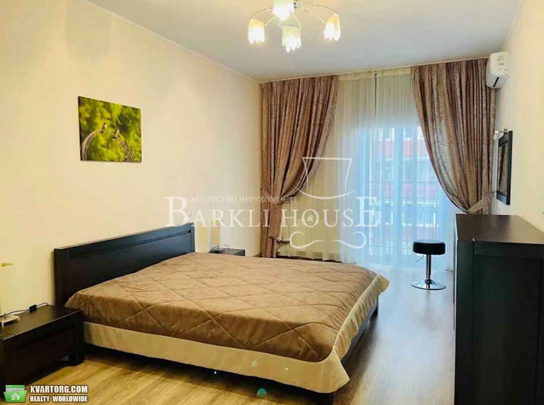 Rent out 4-room apartment. Киев,  Щекавицкая — photo 4
