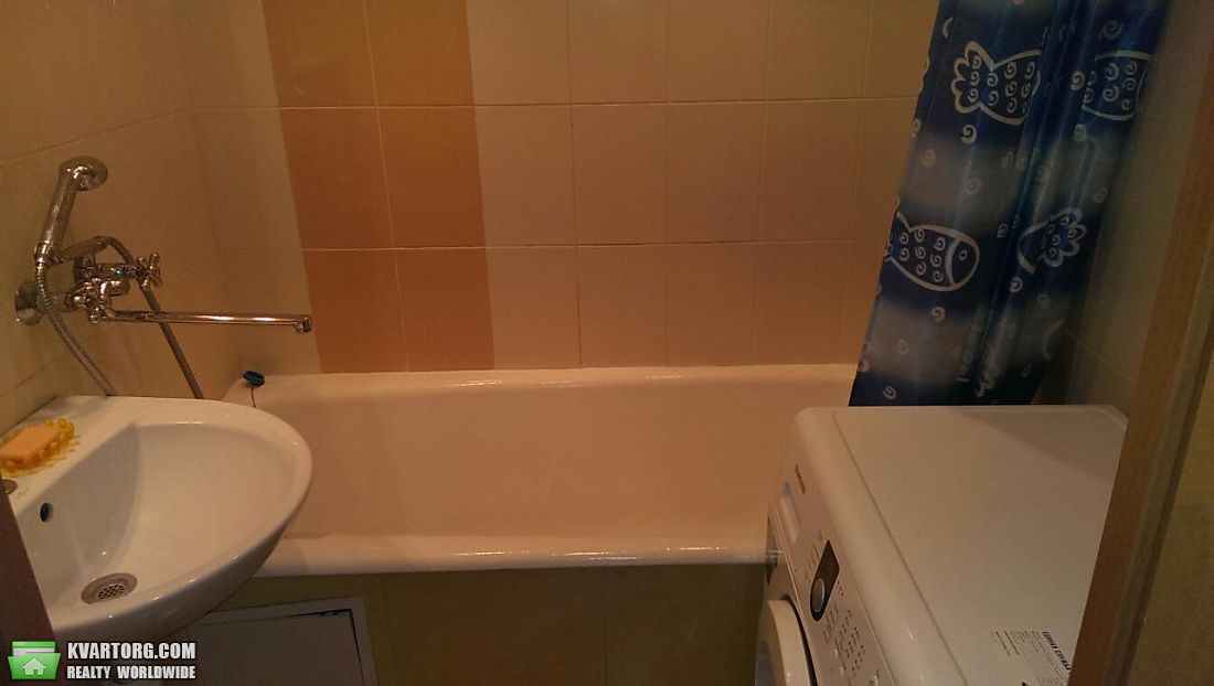 Rent out 3-room apartment. Киев, Иорданская — photo 9