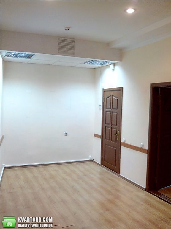 Rent out office. Киев, Жилянская — photo 1