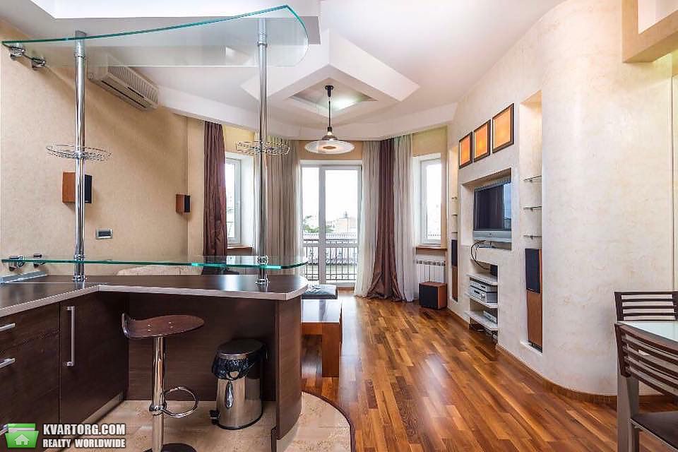 Rent out 2-room apartment. Киев,  Кропивницкого — photo 1