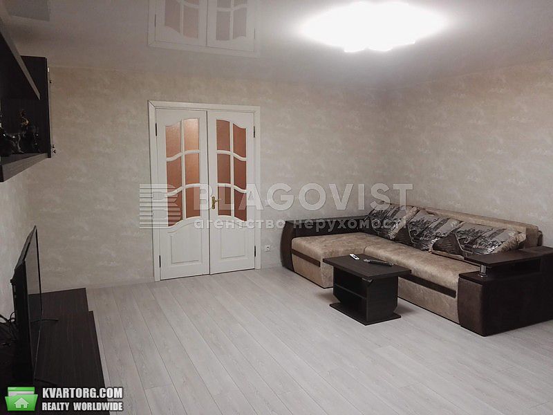 Rent out 2-room apartment. Киев,  Декабристов — photo 3