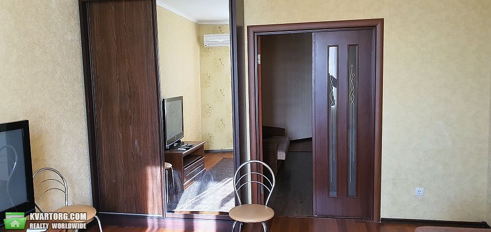 Rent out 1-room apartment. Киевская обл., Бахмацька — photo 1