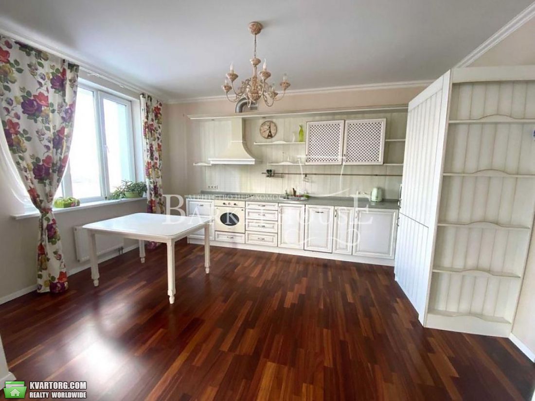Rent out 4-room apartment. Киев,  Днепровская наб — photo 4