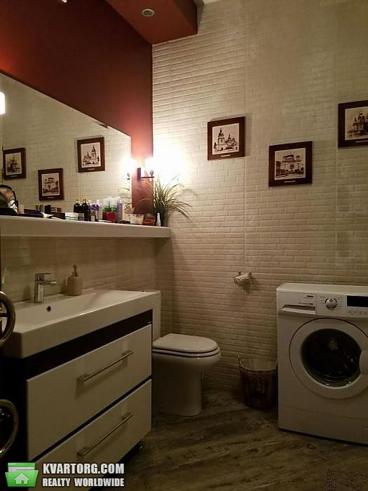 Rent out 2-room apartment. Киев,  Жилянская — photo 8