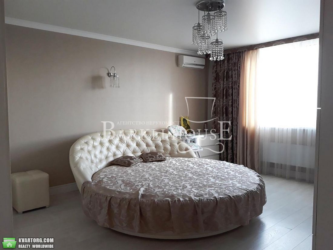 Rent out 2-room apartment. Киев, Сикорского — photo 3