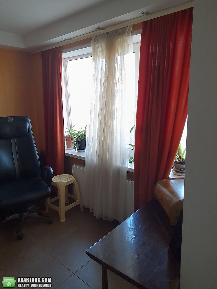 Rent out 1-room apartment. Киев, Миропольская — photo 4