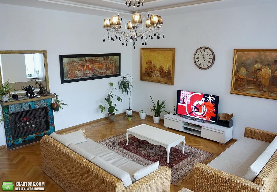 Rent out 4-room apartment. Киев,  Лютеранская — photo 1