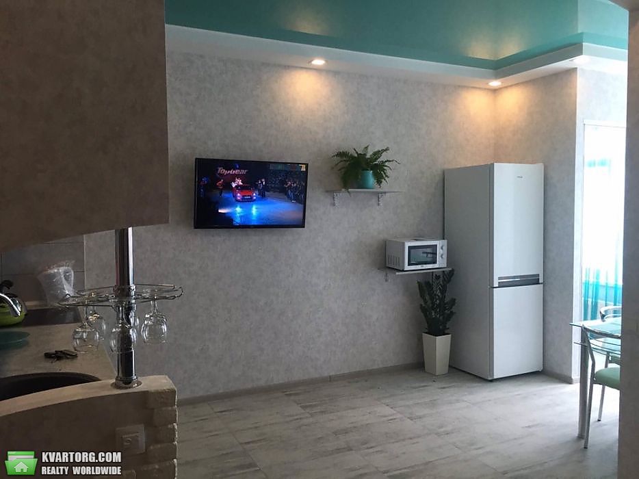 Rent out 1-room apartment. Киев, Луценко ул. — photo 4