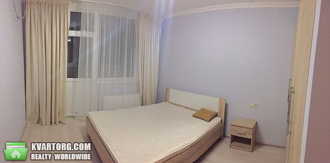 Rent out 3-room apartment. Киев,  Герцена — photo 1