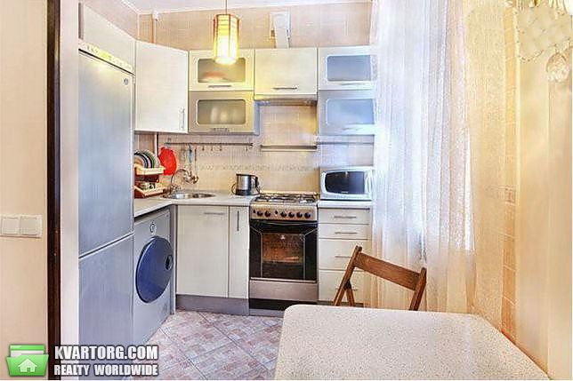 Rent out 2-room apartment. Киев,  Жилянская — photo 3