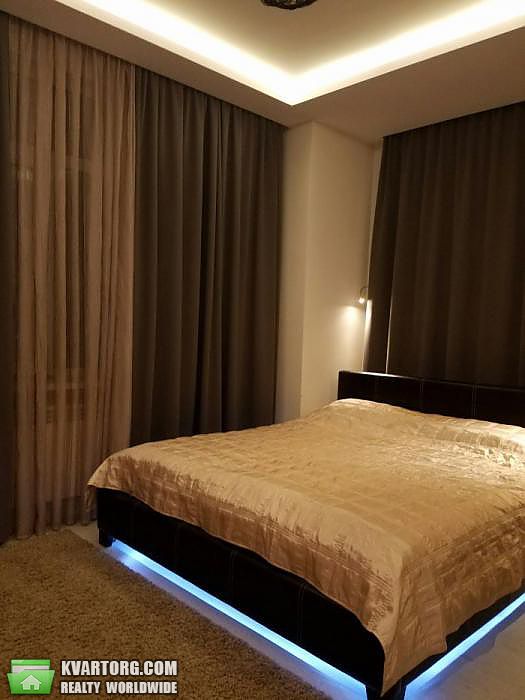 Rent out 2-room apartment. Киев,  Жилянская — photo 5