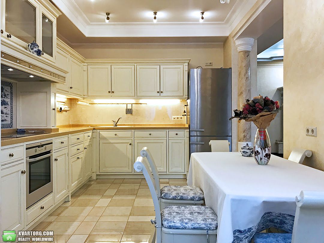 Rent out 5-room apartment. Киев,  Гончара — photo 1