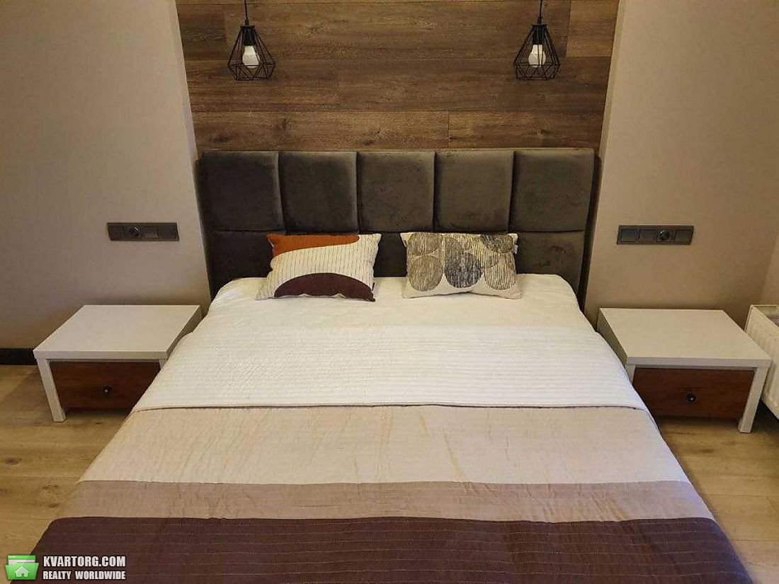 Rent out 2-room apartment. Киев,  Шолуденко — photo 1