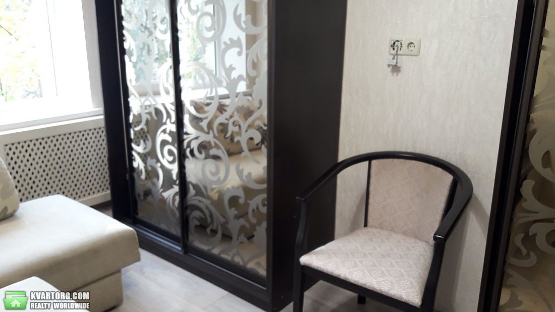 Rent out 2-room apartment. Киев,  Дегтяревская — photo 3
