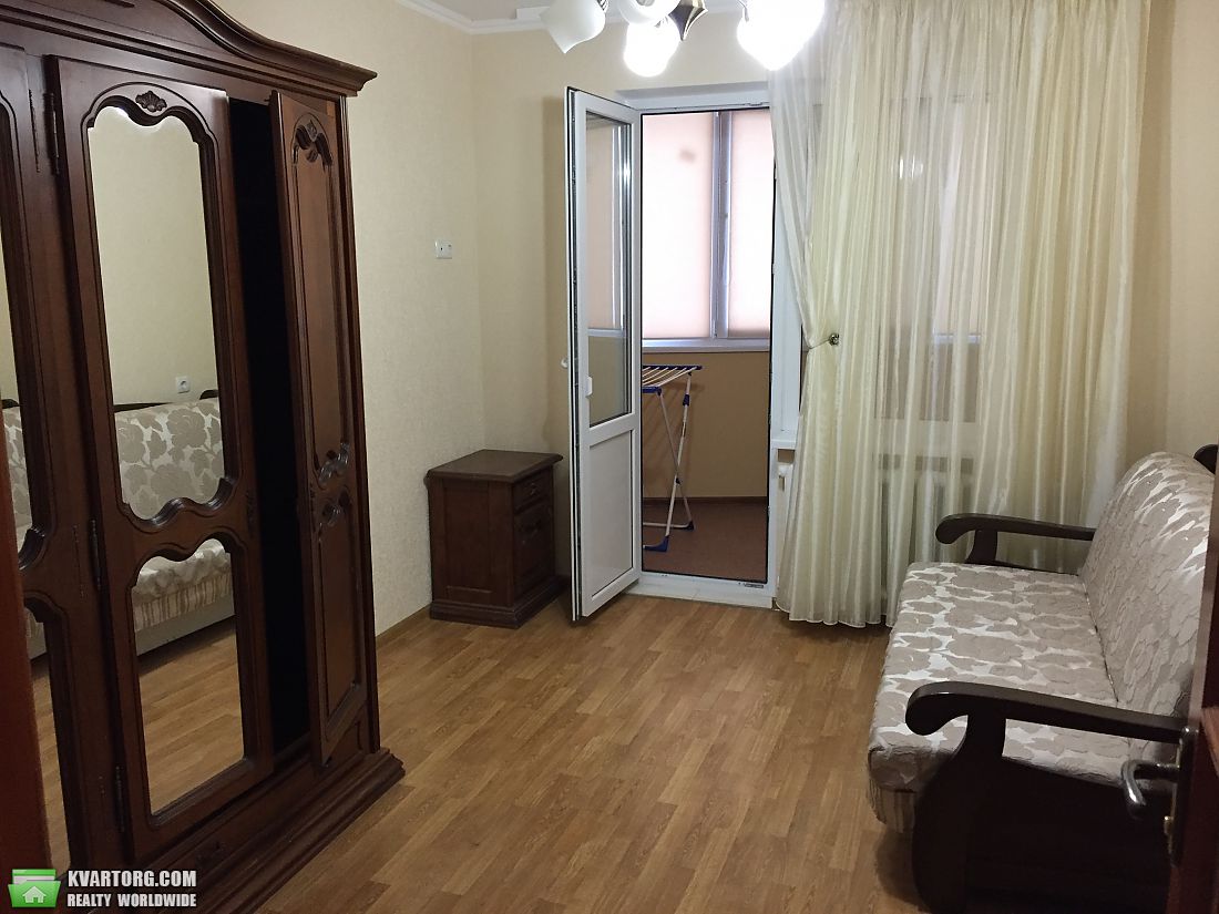 Rent out 3-room apartment. Одесса, Головковская — photo 1