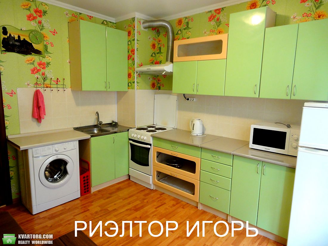 Rent out 2-room apartment. Одесса, Радужный Массив — photo 1