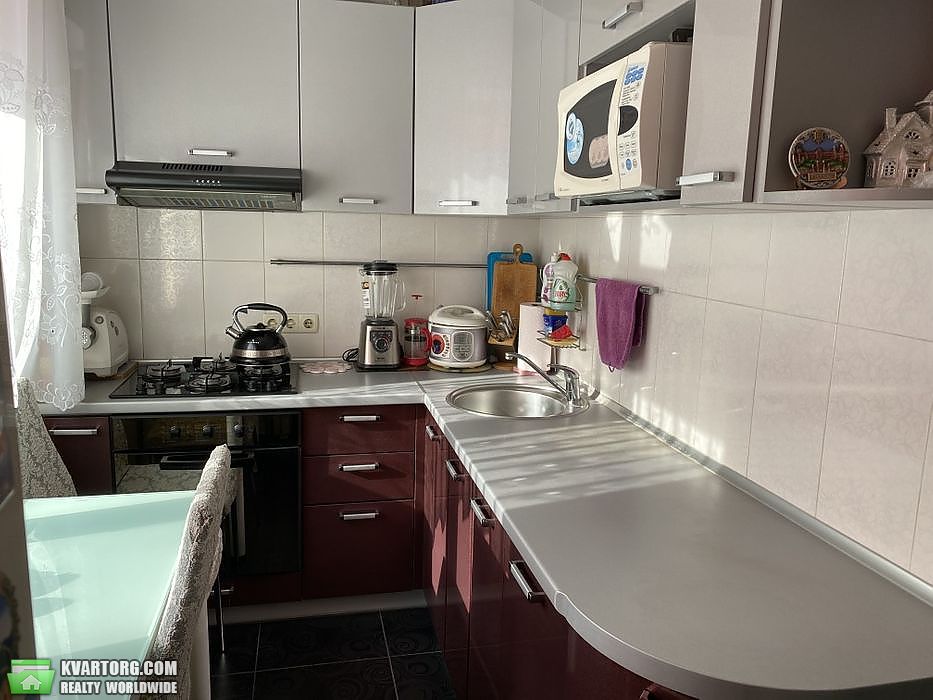 Sell 3-room apartment. Киев,  Пражская — photo 1