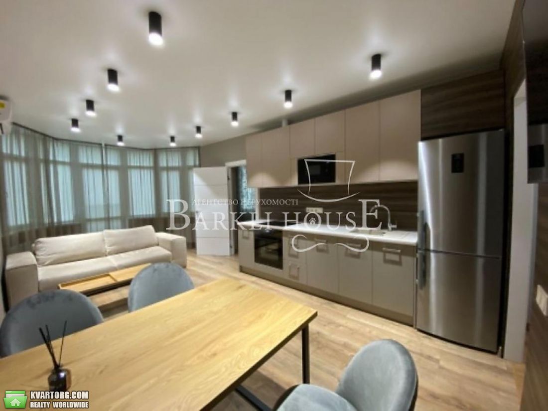 Rent out 2-room apartment. Киев,  Черновола — photo 1