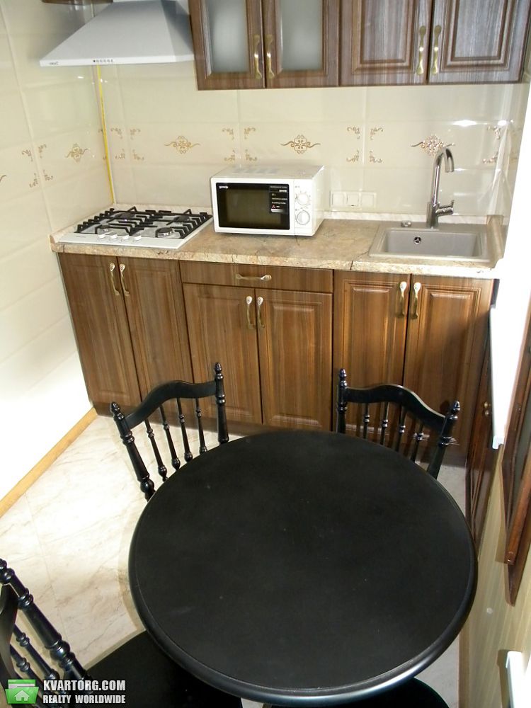 Rent out 3-room apartment. Киев, Б.Хмельницкого — photo 4