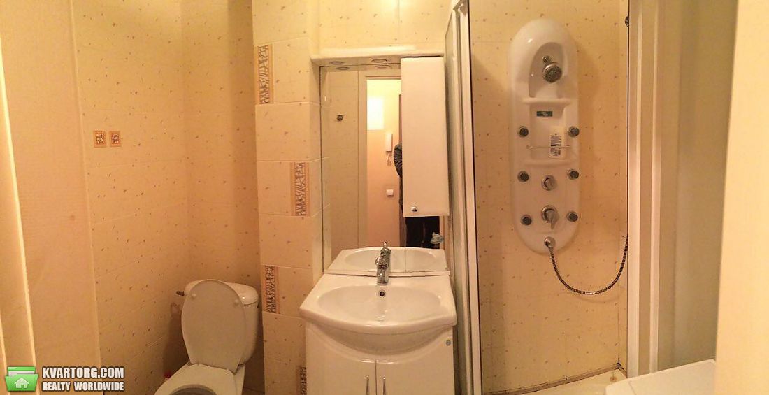 Rent out 2-room apartment. Киев,  Кловский спуск — photo 9