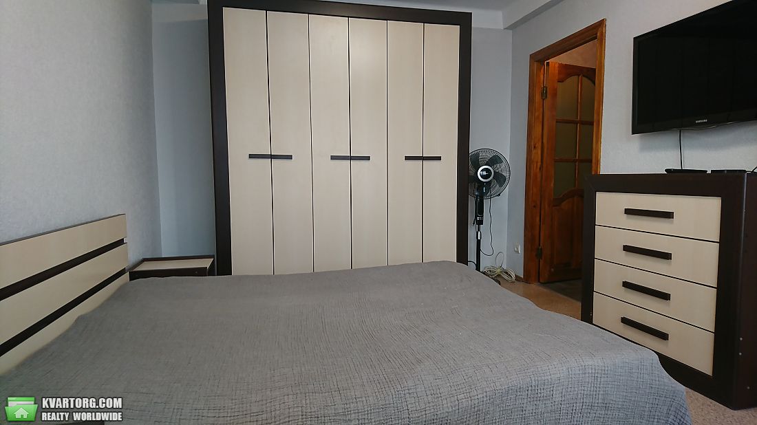 Rent out 2-room apartment. Киев, Курбаса Леся — photo 4